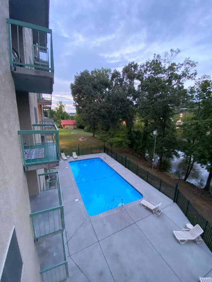 River Place Condos #409 1Bd, 2Bath Pigeon Forge Buitenkant foto