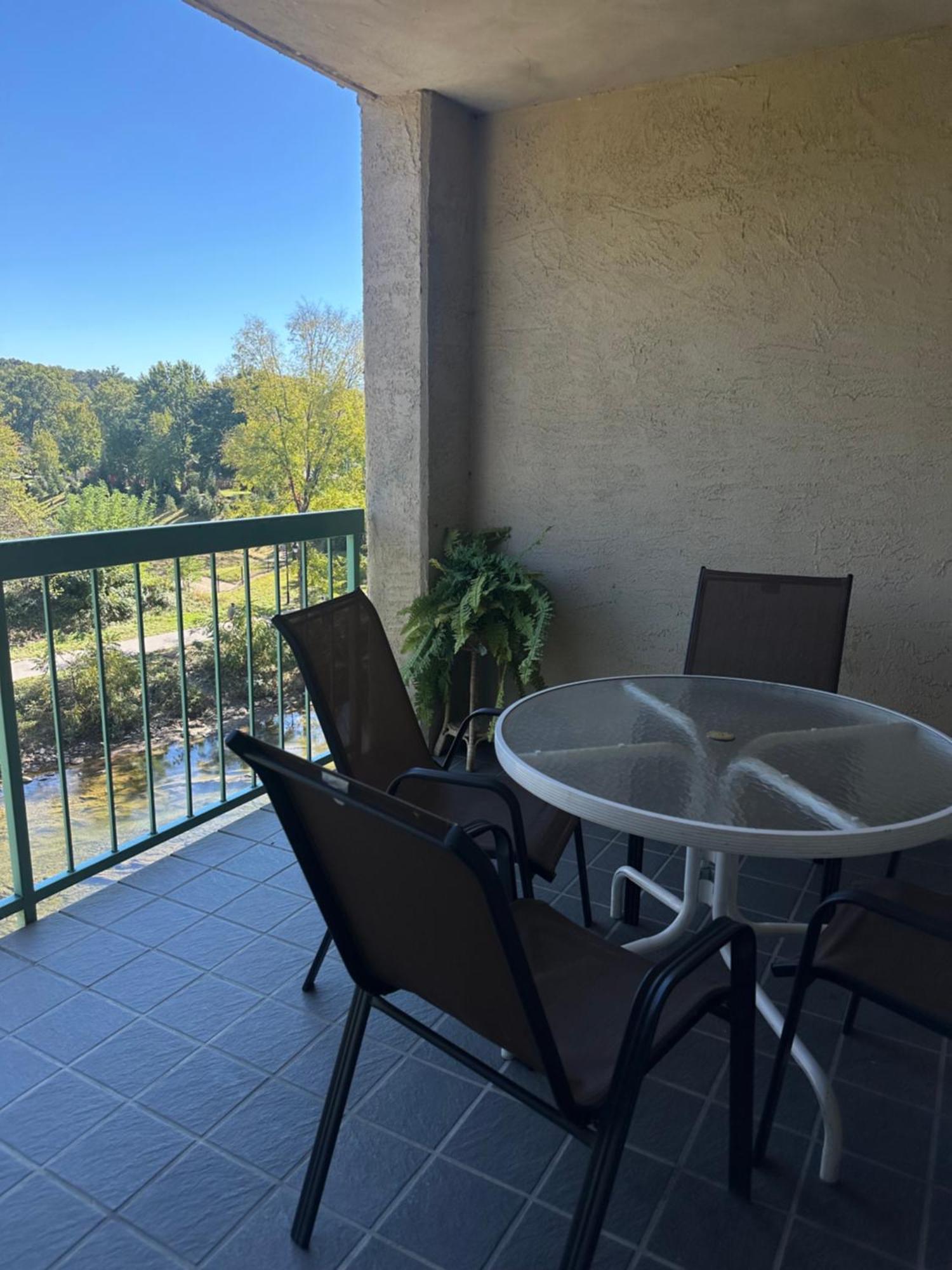 River Place Condos #409 1Bd, 2Bath Pigeon Forge Buitenkant foto